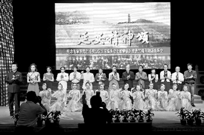 堅持“二為”方向，繁榮文藝創作